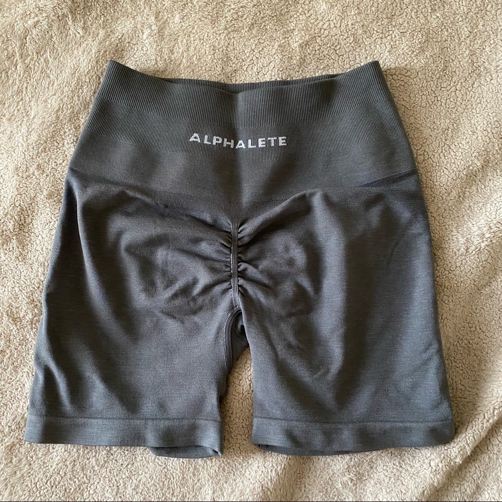 ALPHALETE - Titanium 4.5” Amplify Shorts - XS